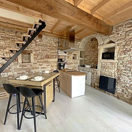 Charmante Maison De Village Viré Eksteriør bilde